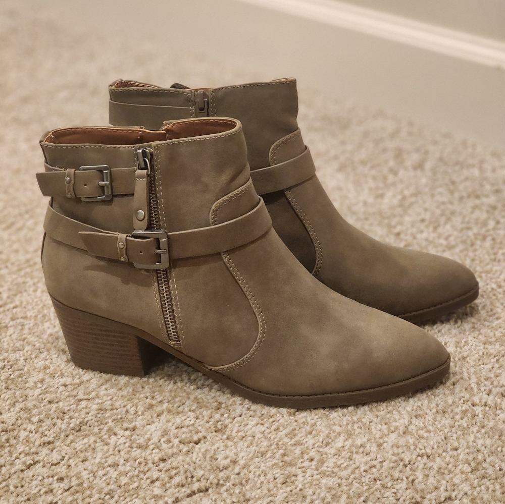 NWOT Indigo Grey booties with buckle straps